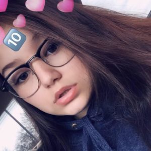 Meet your Posher, Adriana